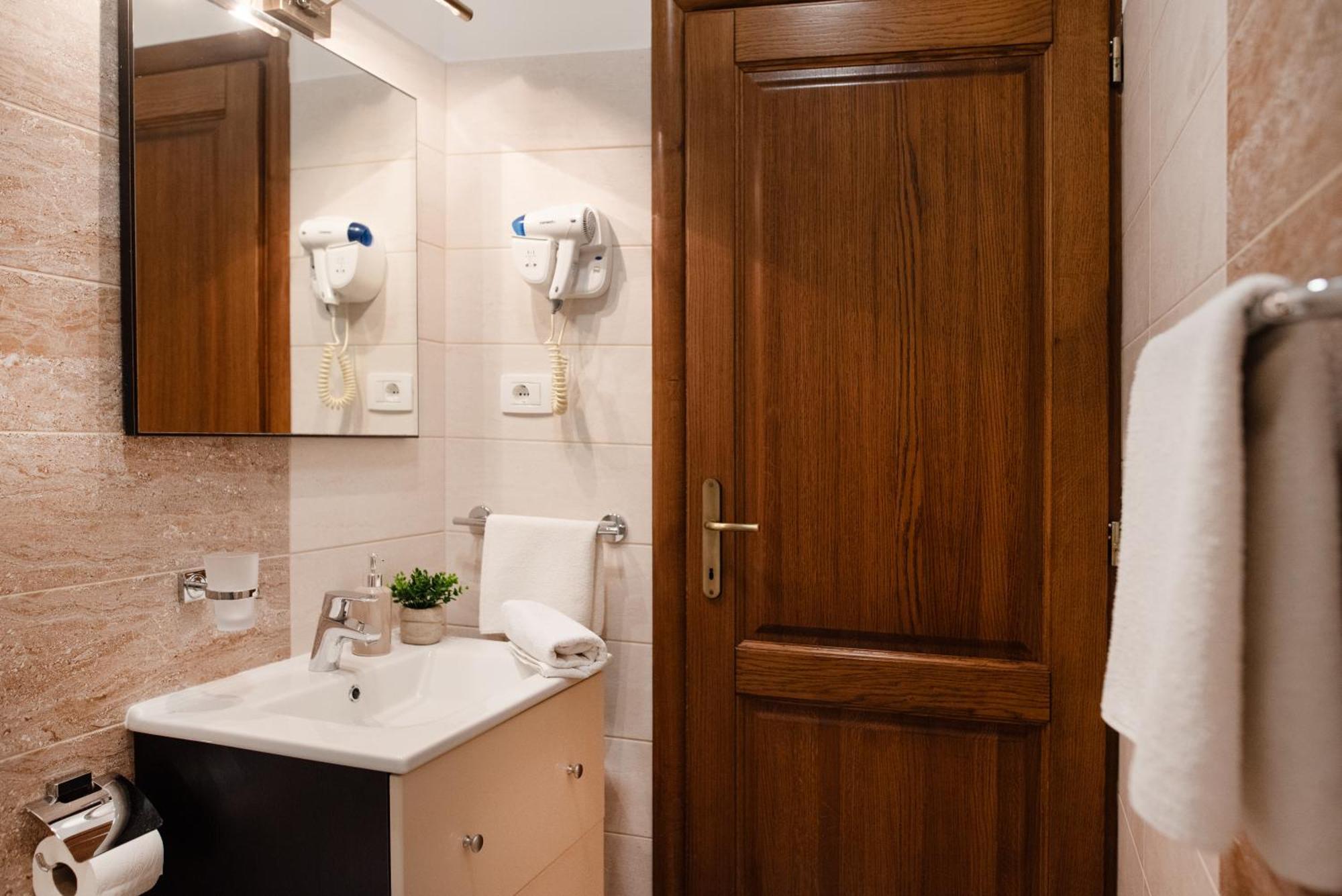 Truffle House Karlic Lägenhet Buzet Exteriör bild